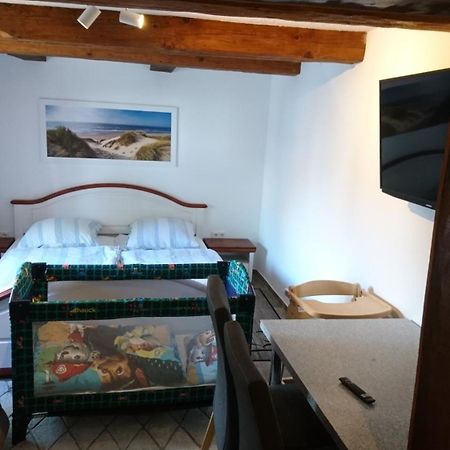 Kleine Gemuetliche Ferienwohnung Im Fachwerkstil Волфсбург Екстериор снимка